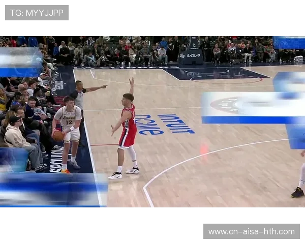 东契奇背后运球晃开防守后抛投得手 东契奇背后运球晃开防守后抛投得手