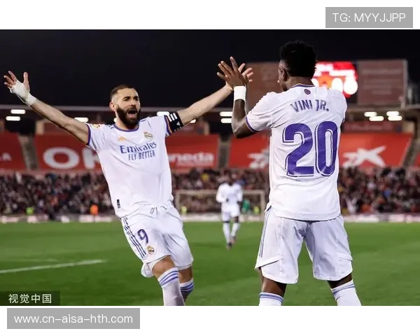 维尼修斯高速过人一路狂奔，皇马攻势铺天盖地